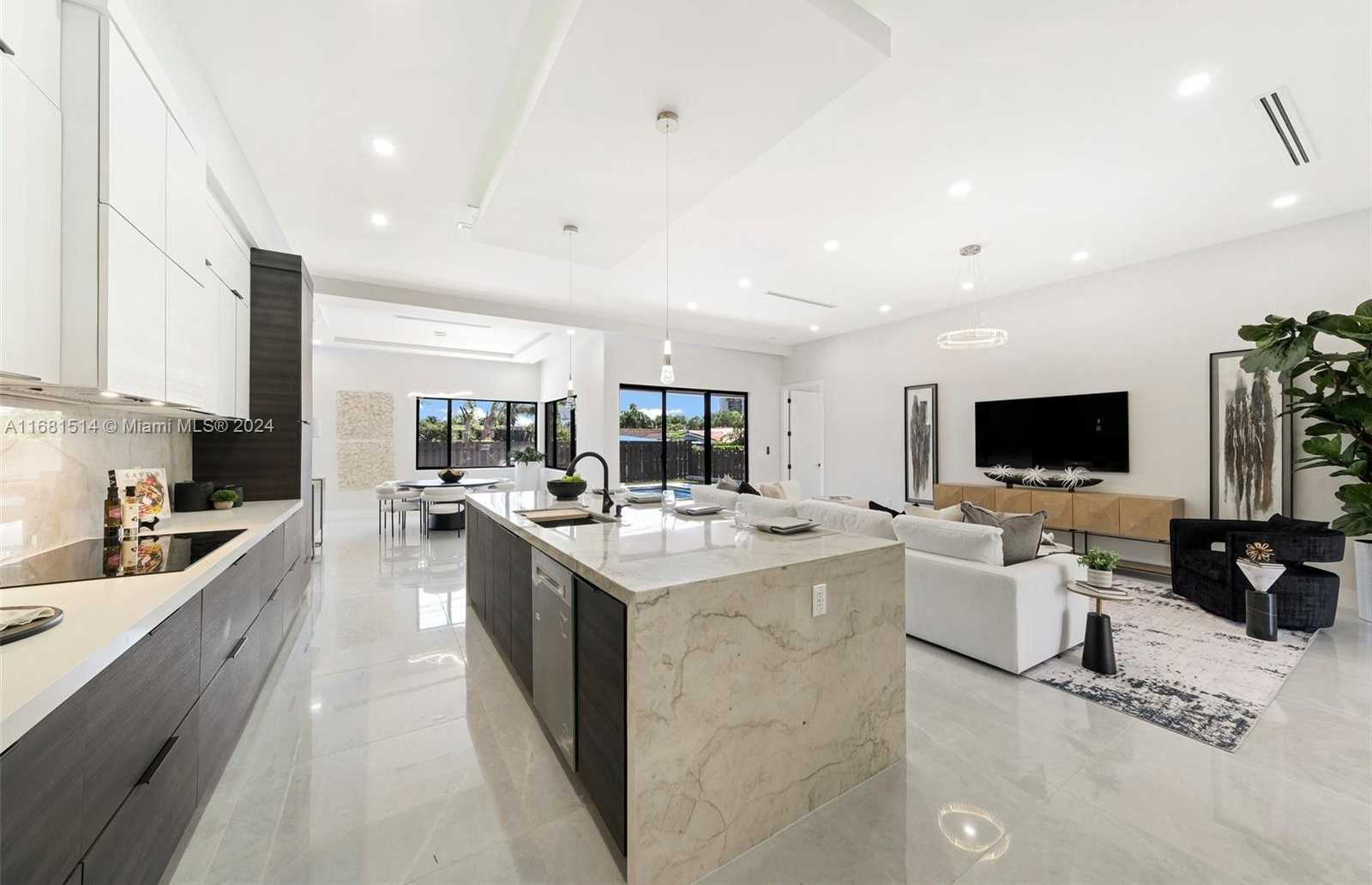 Small Image of 11620 CANAL DR, North Miami Number 5