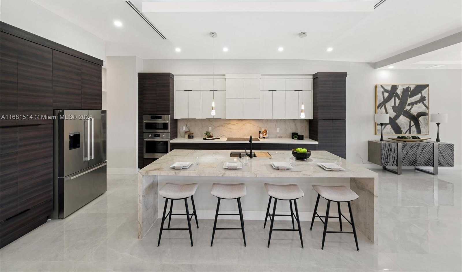 Small Image of 11620 CANAL DR, North Miami Number 6