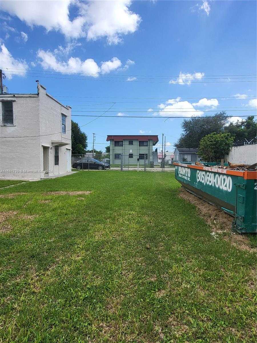 Small Image of Homestead Number 13