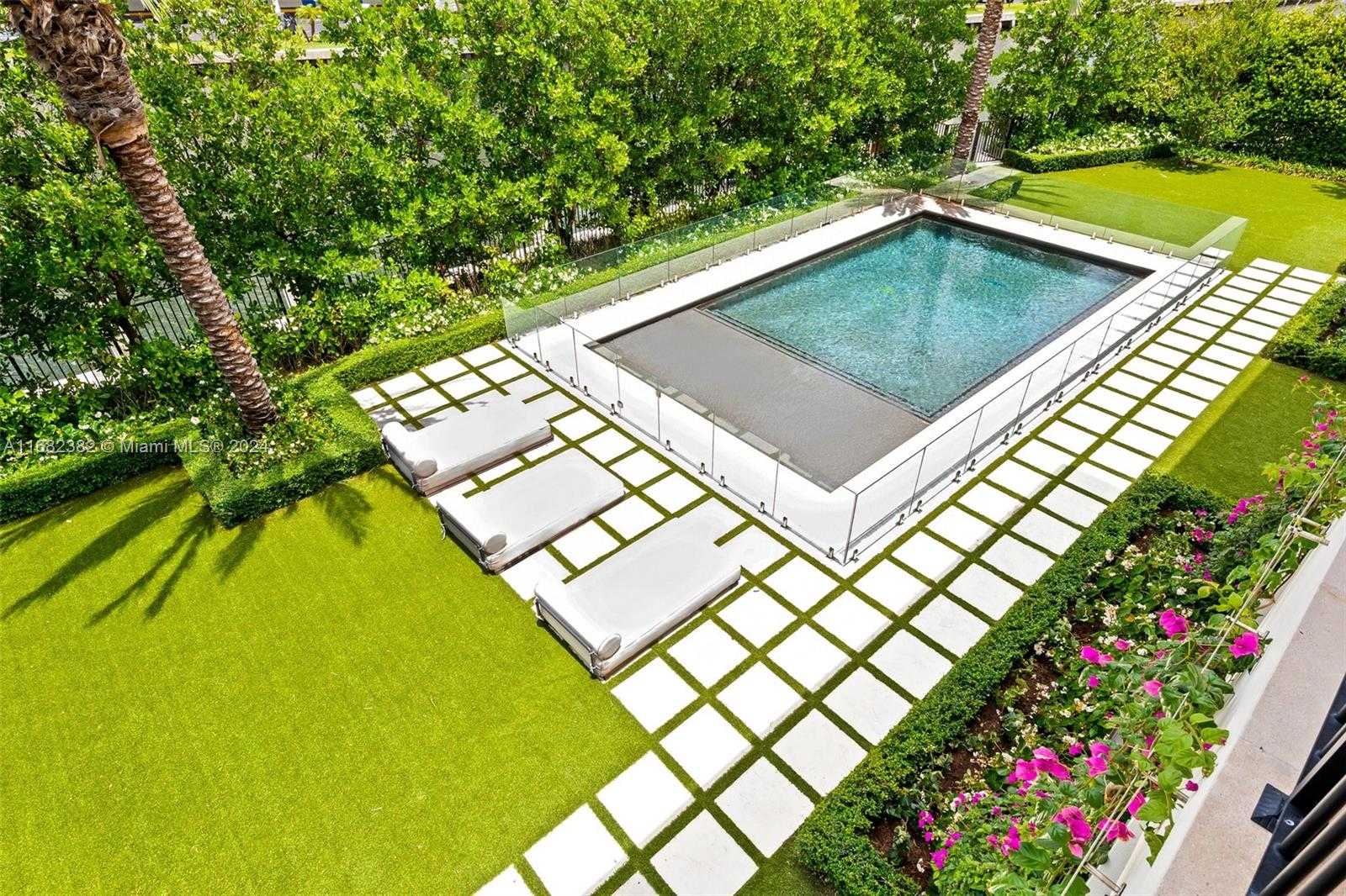 Small Image of 406 TAMARIND DR, Hallandale Beach Number 28