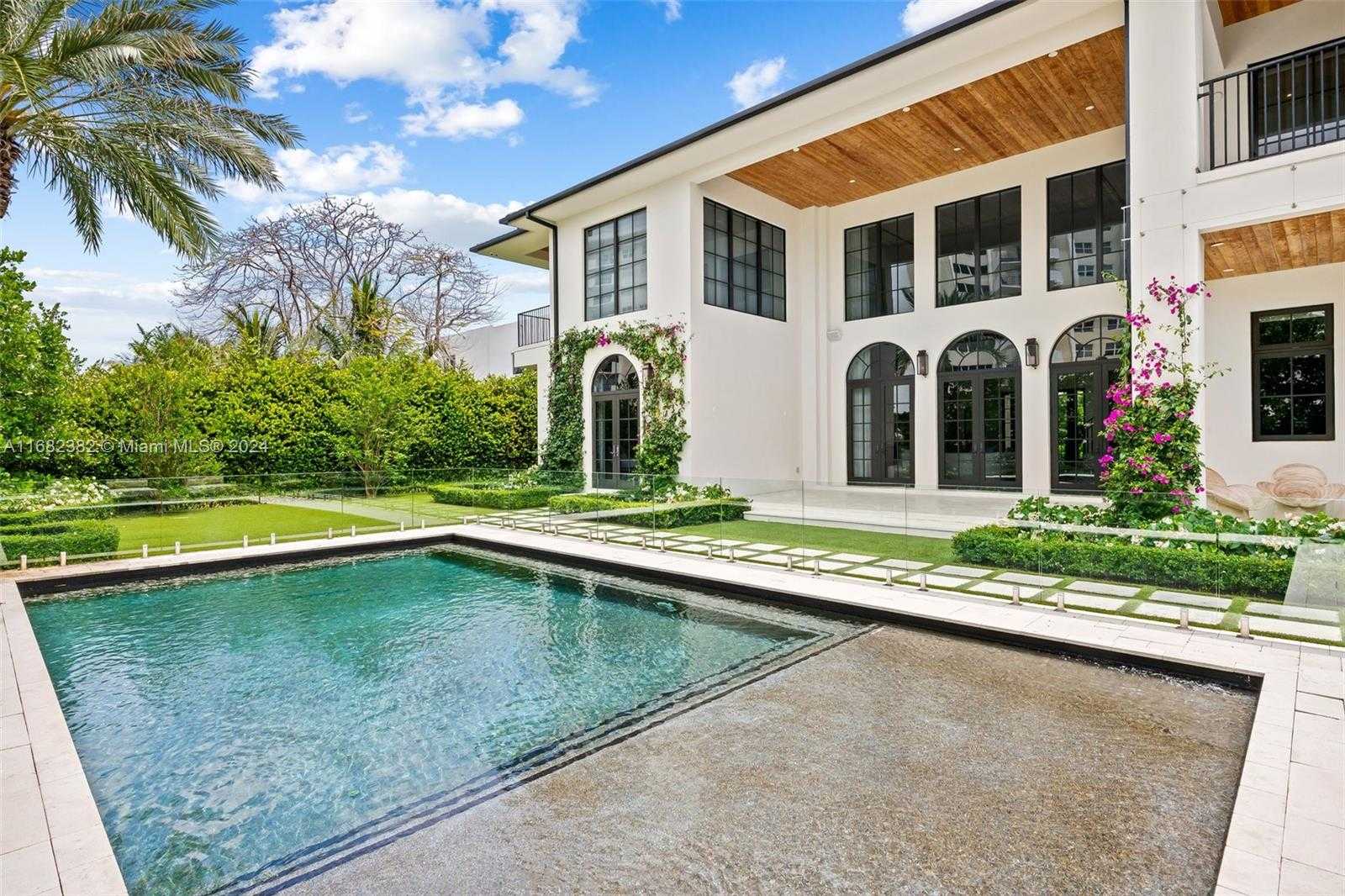 Small Image of 406 TAMARIND DR, Hallandale Beach Number 30