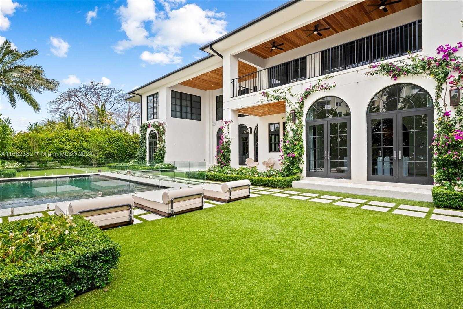 Small Image of 406 TAMARIND DR, Hallandale Beach Number 32