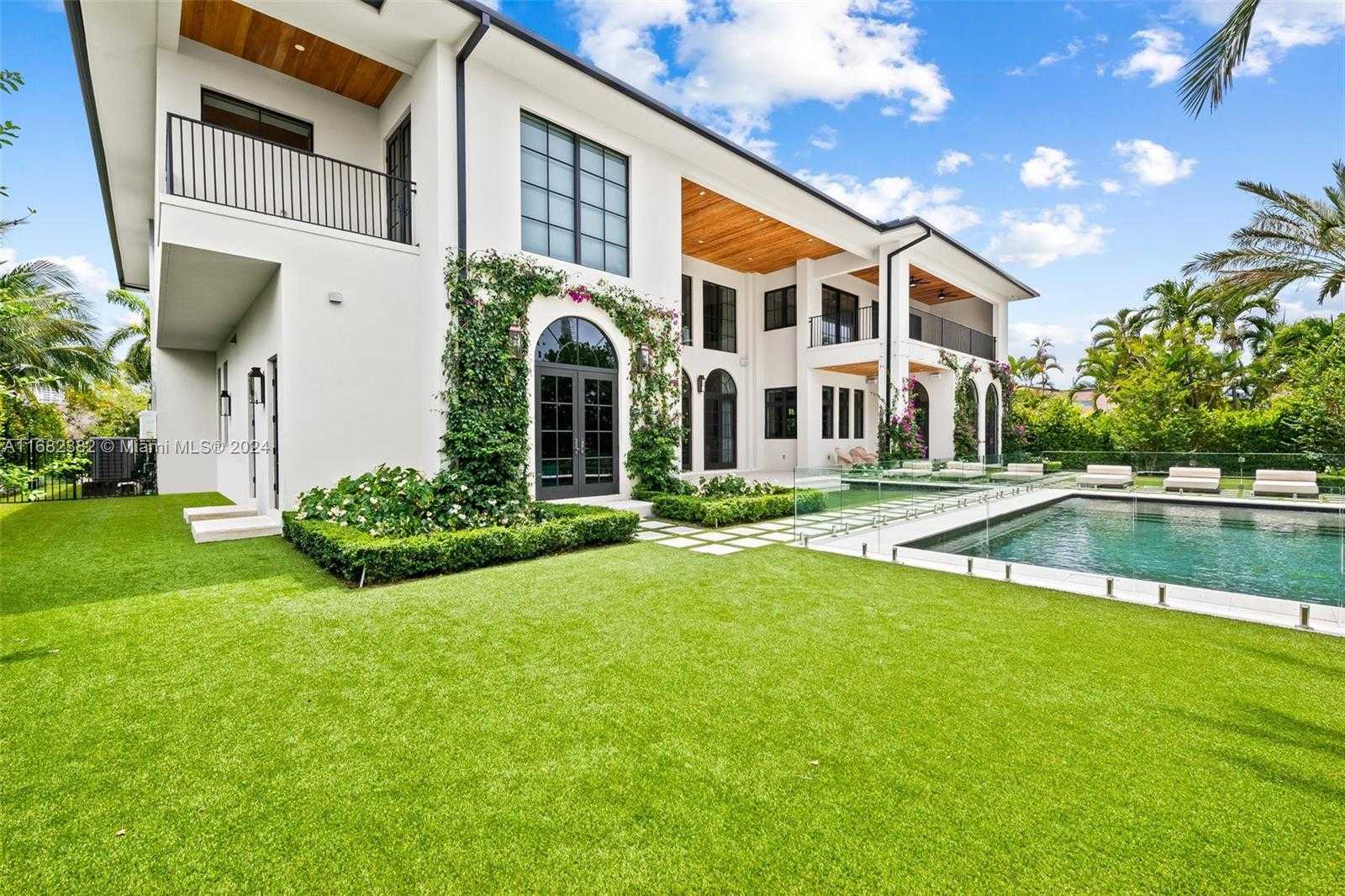 Small Image of 406 TAMARIND DR, Hallandale Beach Number 33
