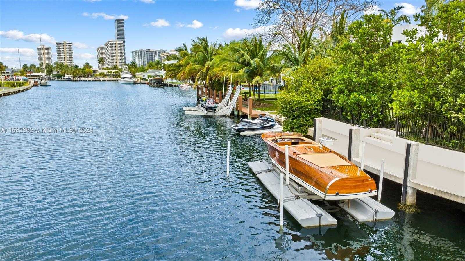 Small Image of 406 TAMARIND DR, Hallandale Beach Number 35