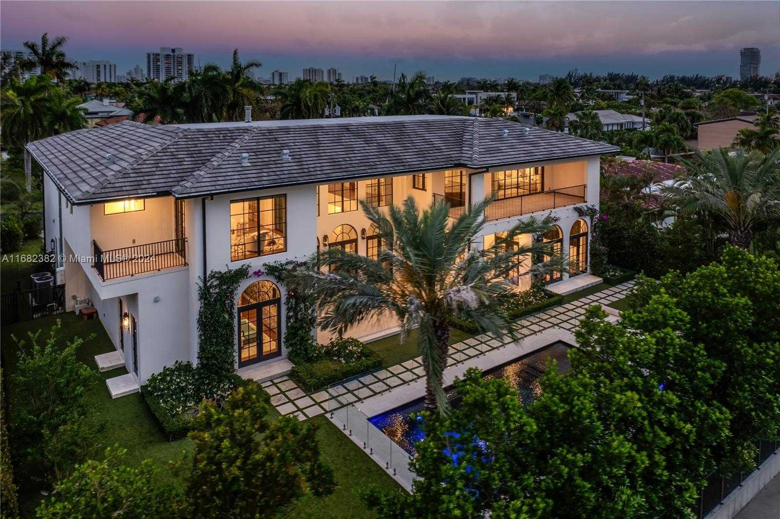 Small Image of 406 TAMARIND DR, Hallandale Beach Number 37