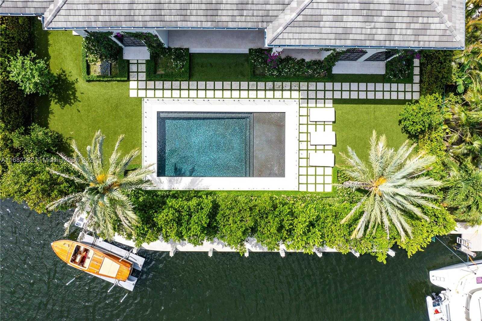 Small Image of 406 TAMARIND DR, Hallandale Beach Number 4
