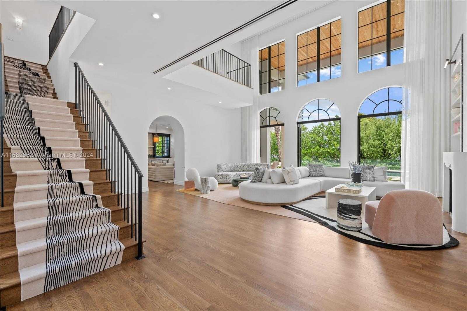 Small Image of 406 TAMARIND DR, Hallandale Beach Number 7