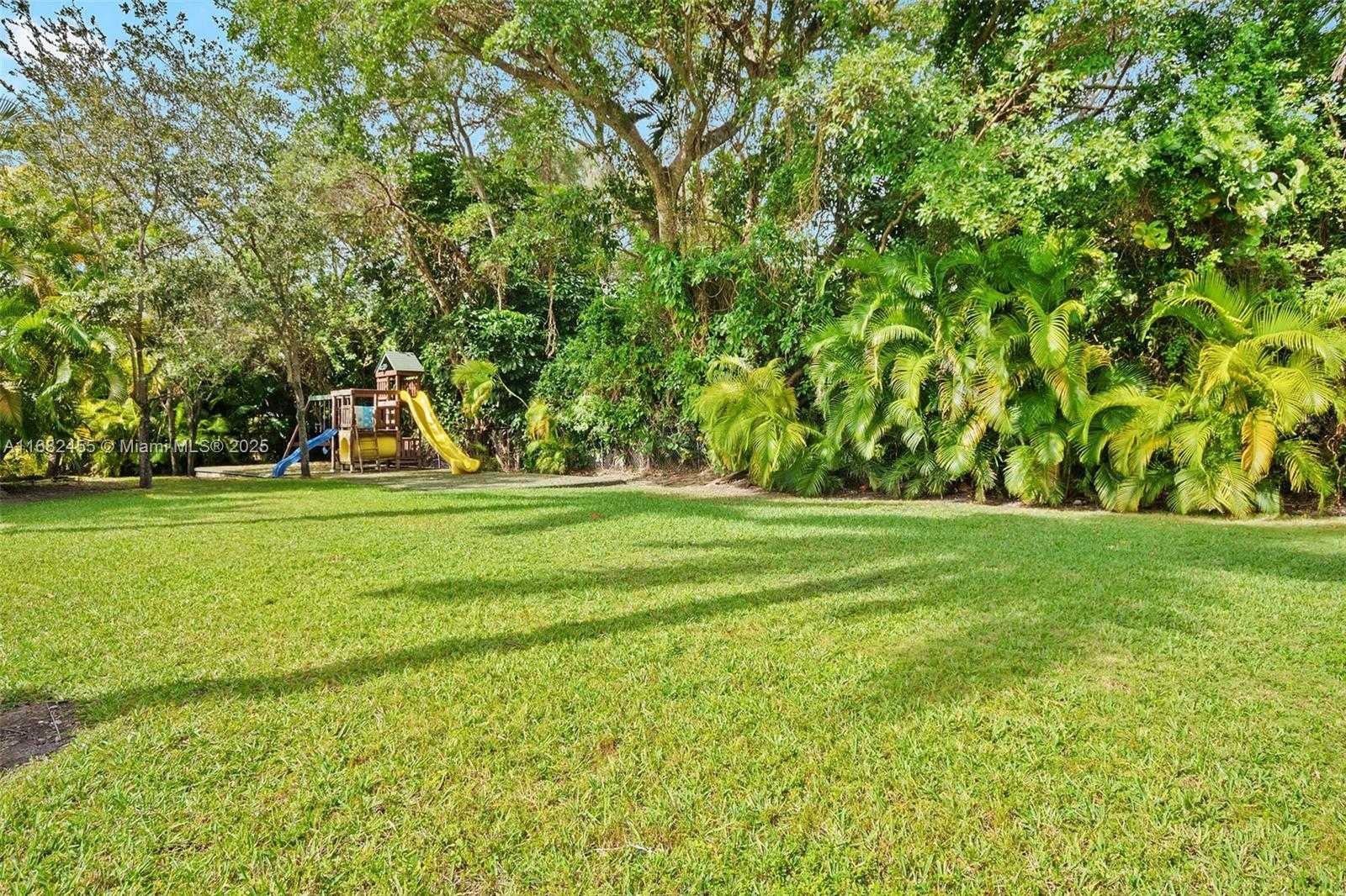 Small Image of 5901 ROLLING ROAD DR, Pinecrest Number 34