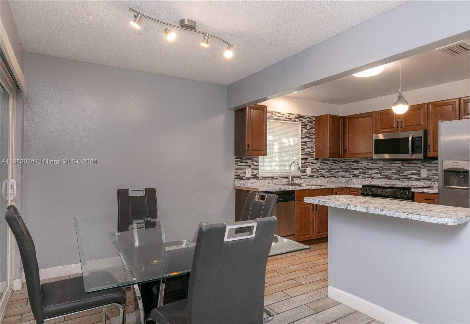 Small Image of 2510 SOUTH WEST NATURA BLVD, Deerfield Beach Number 11
