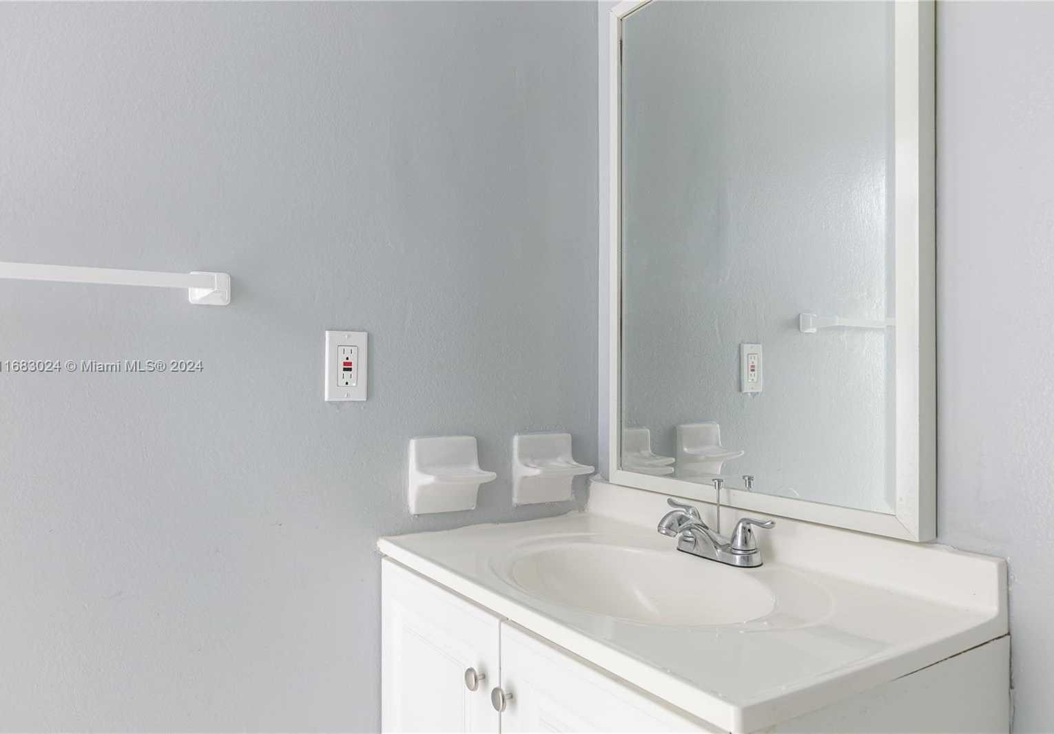 Small Image of 2510 SOUTH WEST NATURA BLVD, Deerfield Beach Number 26