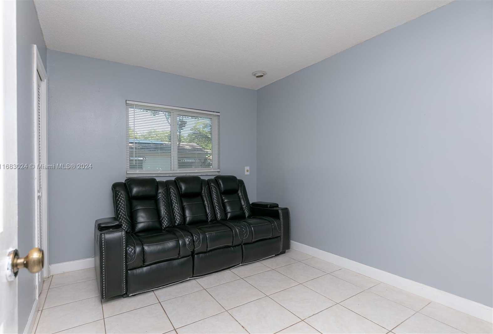 Small Image of 2510 SOUTH WEST NATURA BLVD, Deerfield Beach Number 28