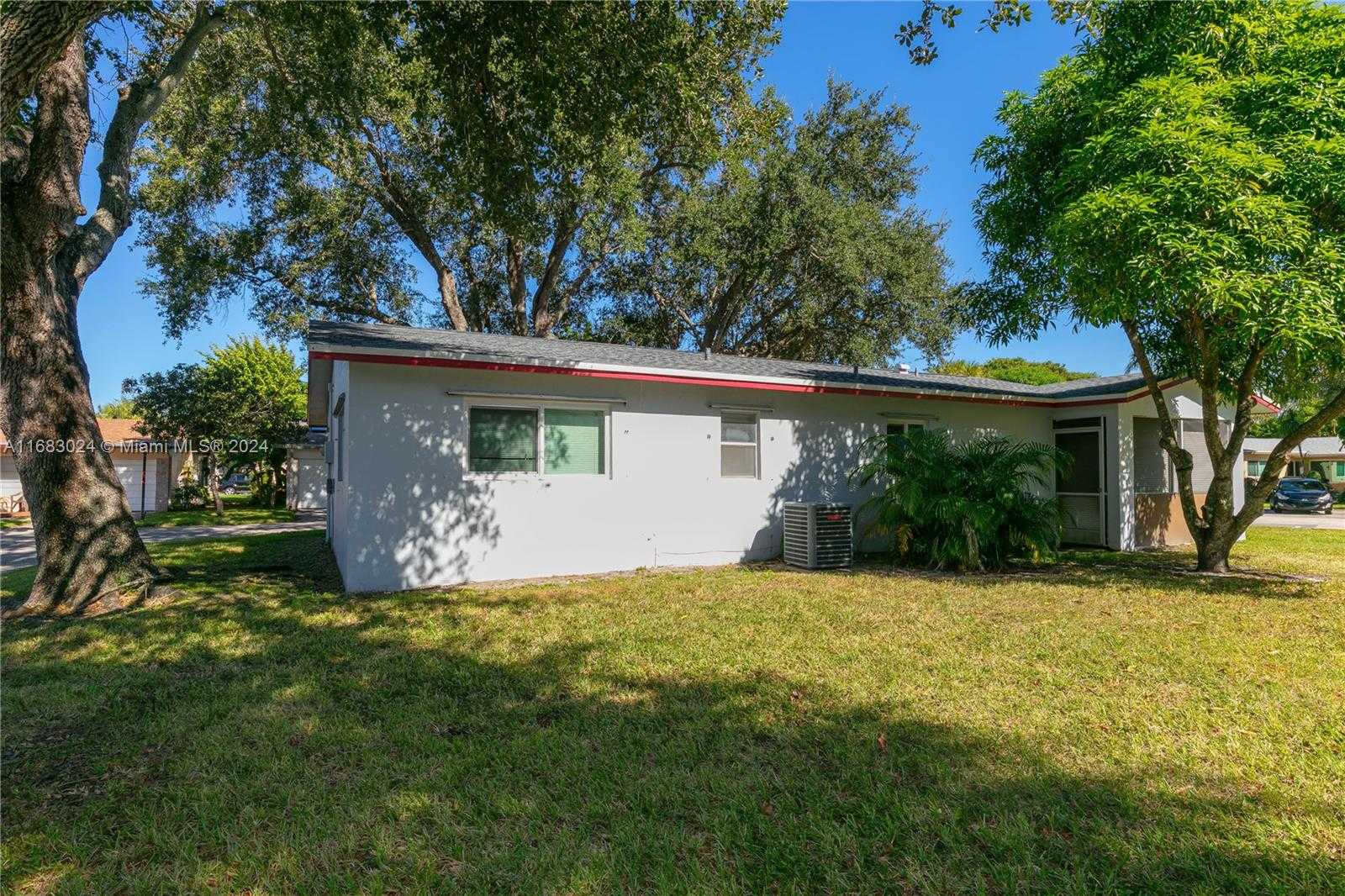 Small Image of 2510 SOUTH WEST NATURA BLVD, Deerfield Beach Number 33
