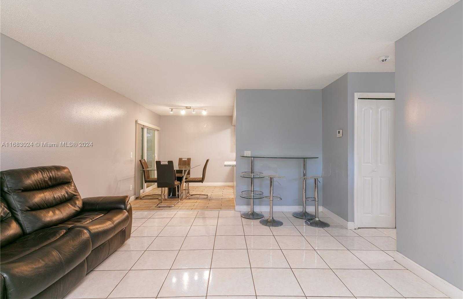 Small Image of 2510 SOUTH WEST NATURA BLVD, Deerfield Beach Number 9