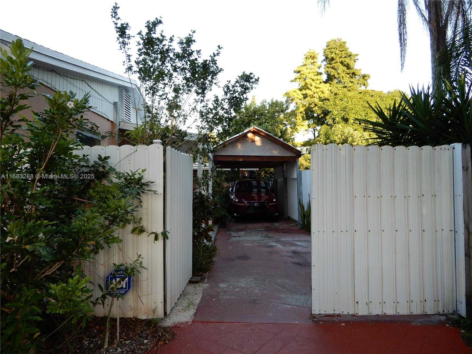 Small Image of 19901 SOUTH WEST 92ND AVE, Cutler Bay Number 22