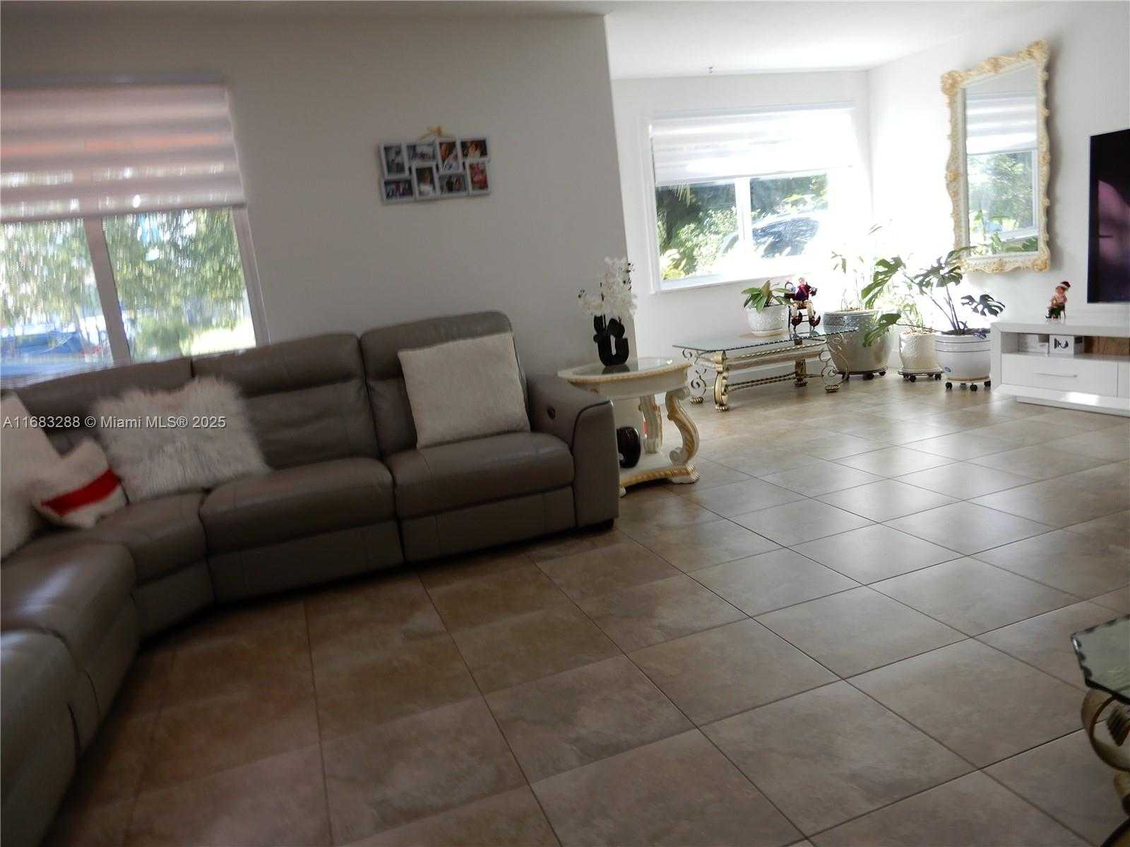 Small Image of 19901 SOUTH WEST 92ND AVE, Cutler Bay Number 3