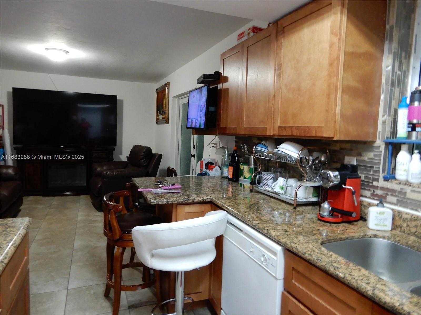 Small Image of 19901 SOUTH WEST 92ND AVE, Cutler Bay Number 4