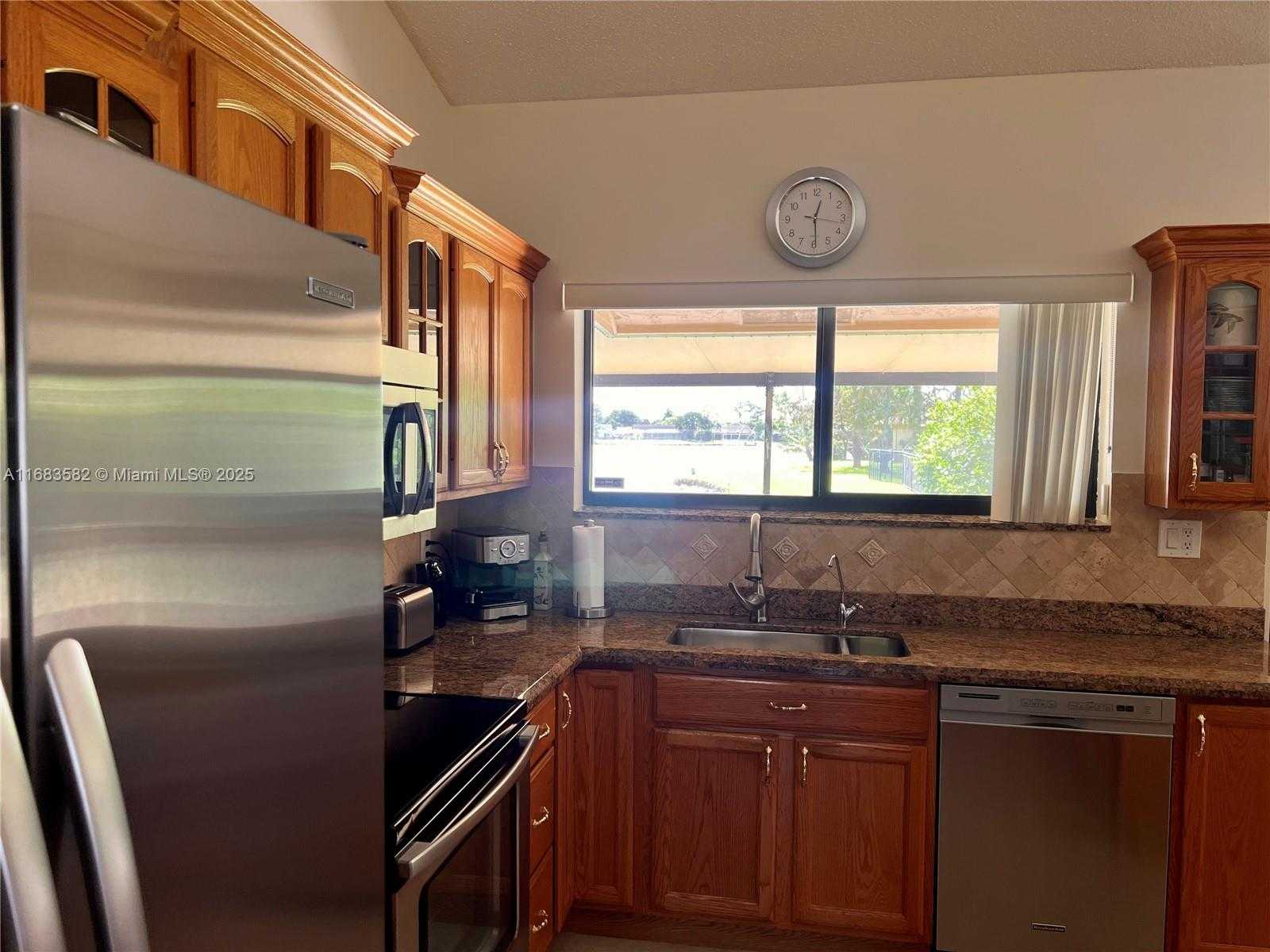 Small Image of 8320 EAST WACCAMAW LN E, Lake Worth Number 14