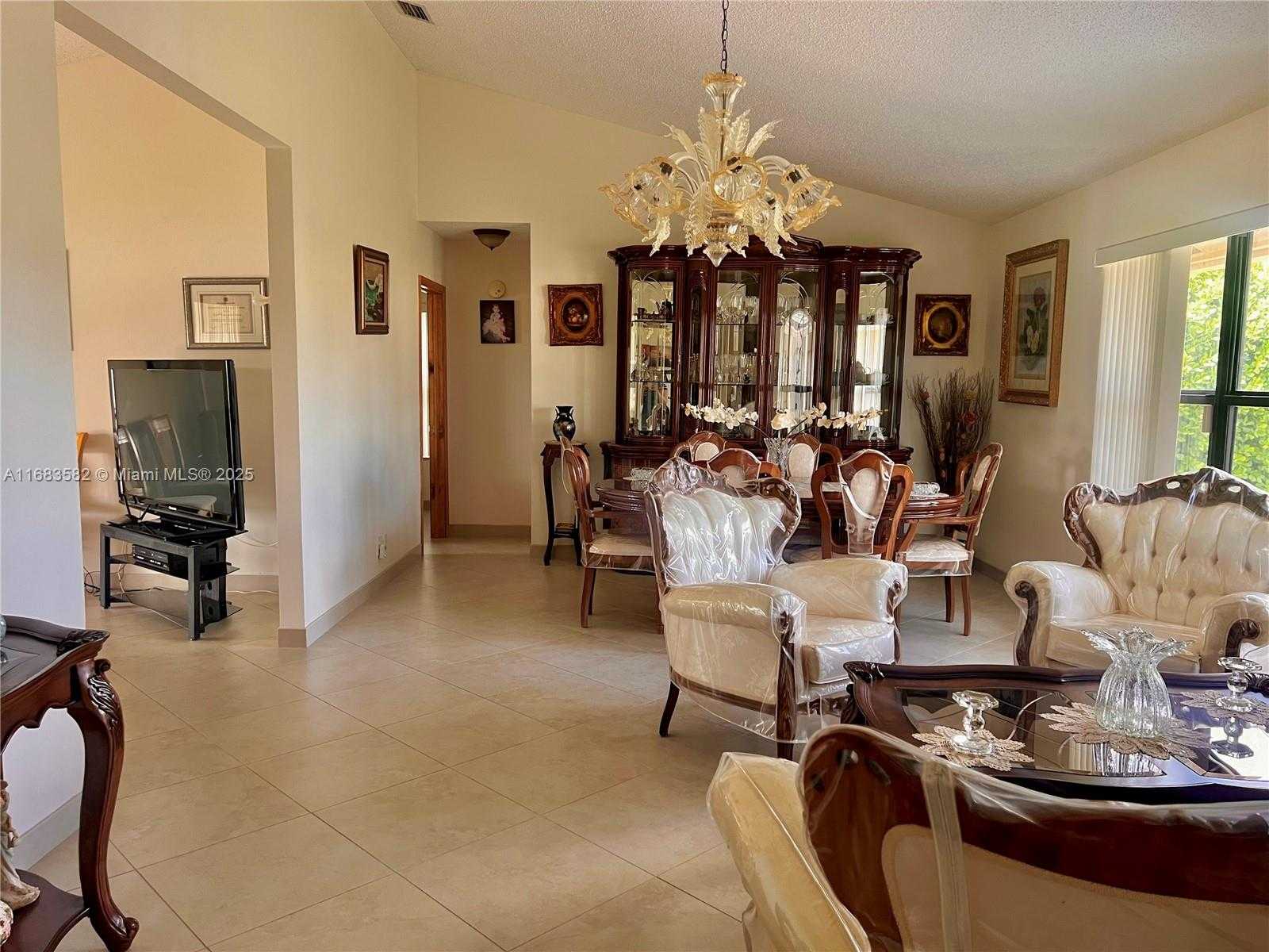 Small Image of 8320 EAST WACCAMAW LN E, Lake Worth Number 2