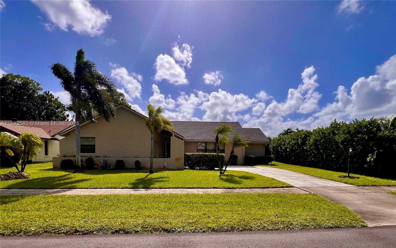 Small Image of 8320 EAST WACCAMAW LN E, Lake Worth Number 39