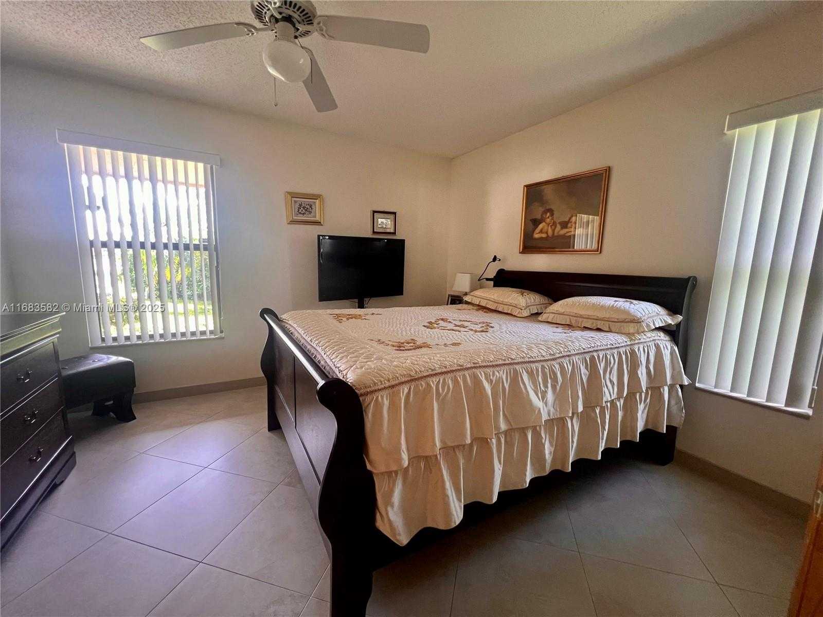 Small Image of 8320 EAST WACCAMAW LN E, Lake Worth Number 6