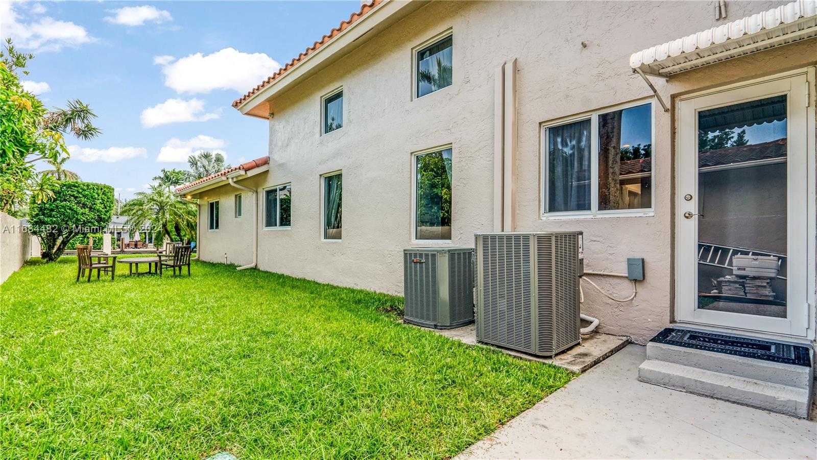 Small Image of 34 PELICAN DR, Fort Lauderdale Number 12
