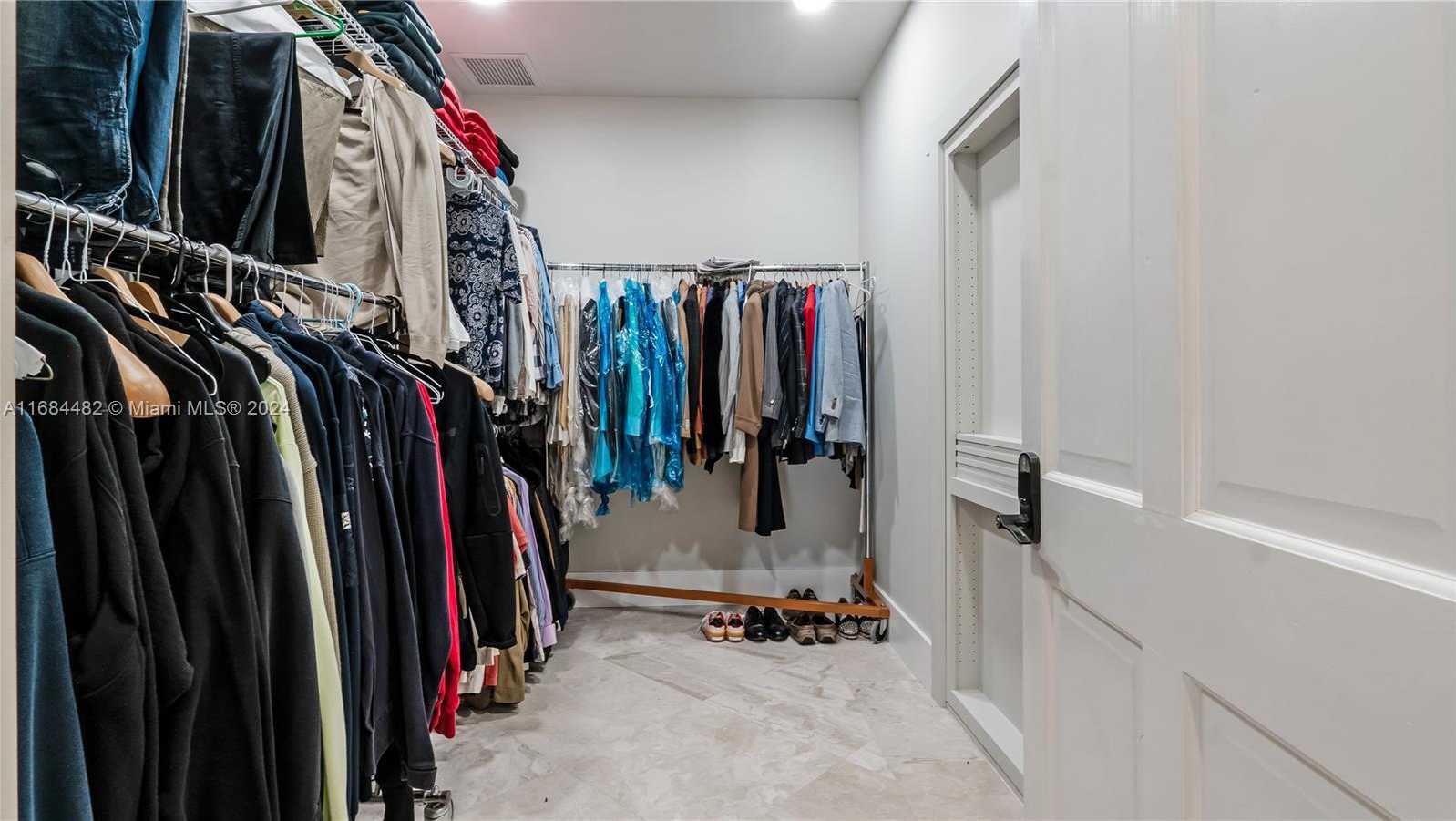 Small Image of 34 PELICAN DR, Fort Lauderdale Number 40