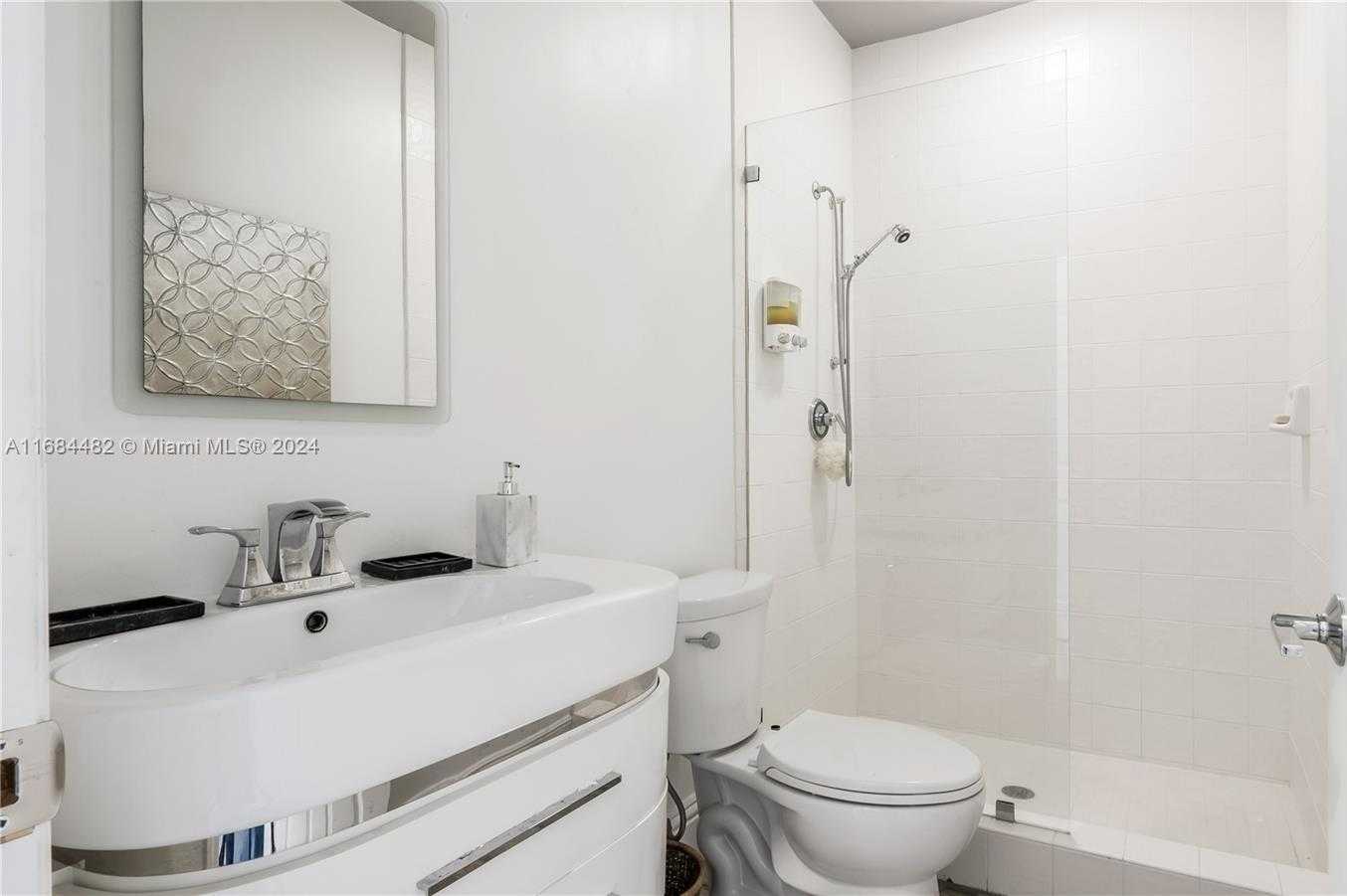 Small Image of 34 PELICAN DR, Fort Lauderdale Number 52