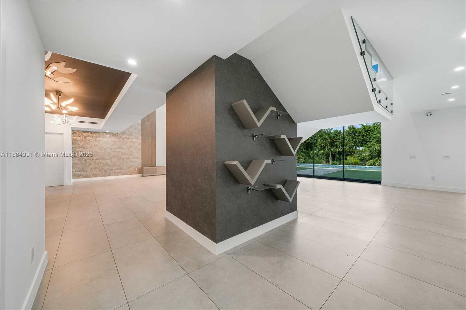 Small Image of 6695 SOUTH WEST 112TH ST, Pinecrest Number 43