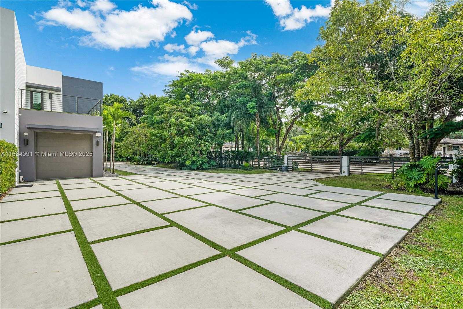 Small Image of 6695 SOUTH WEST 112TH ST, Pinecrest Number 7