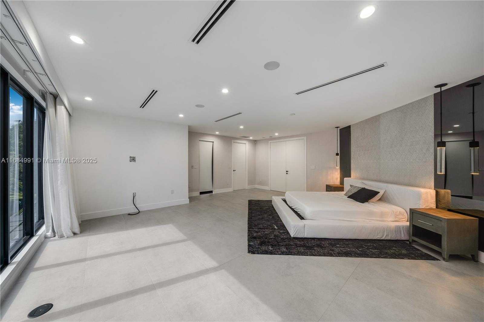 Small Image of 6695 SOUTH WEST 112TH ST, Pinecrest Number 73