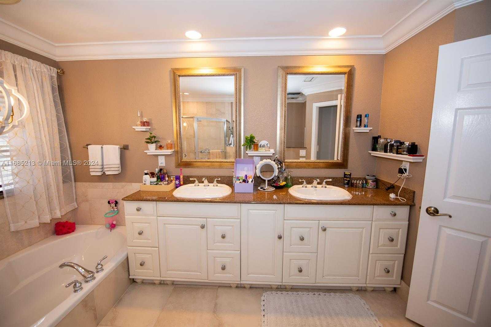 Small Image of 9669 NORTH CAROUSEL CIR N, Boca Raton Number 14