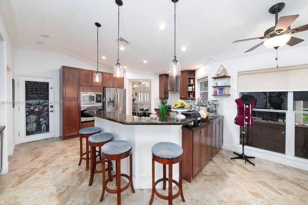 Small Image of 9669 NORTH CAROUSEL CIR N, Boca Raton Number 16