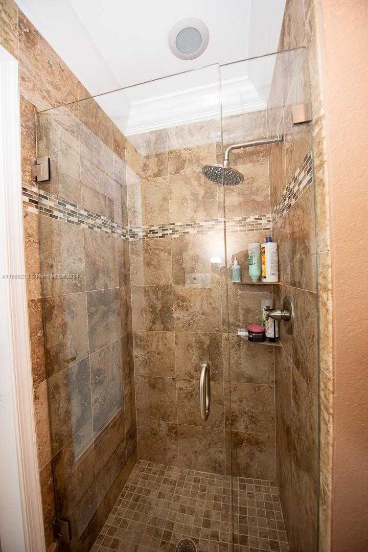 Small Image of 9669 NORTH CAROUSEL CIR N, Boca Raton Number 22