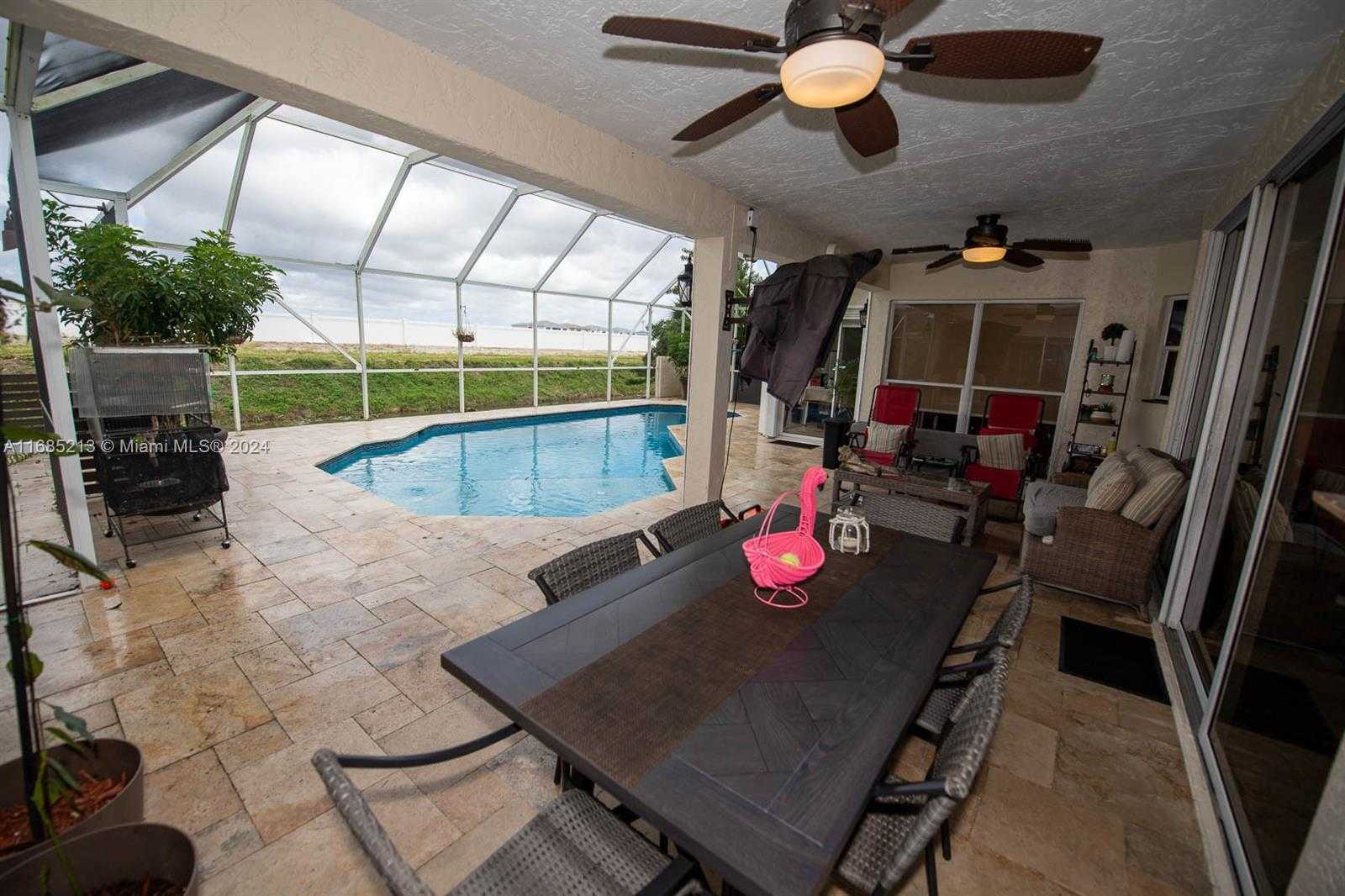 Small Image of 9669 NORTH CAROUSEL CIR N, Boca Raton Number 29