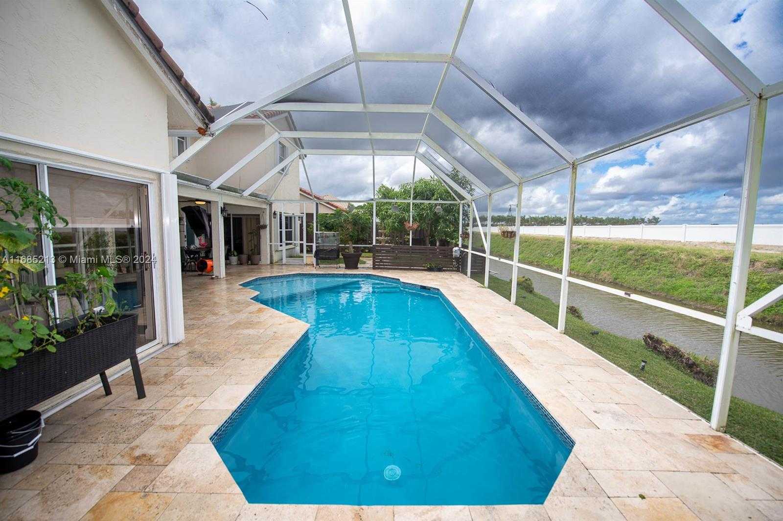 Small Image of 9669 NORTH CAROUSEL CIR N, Boca Raton Number 33