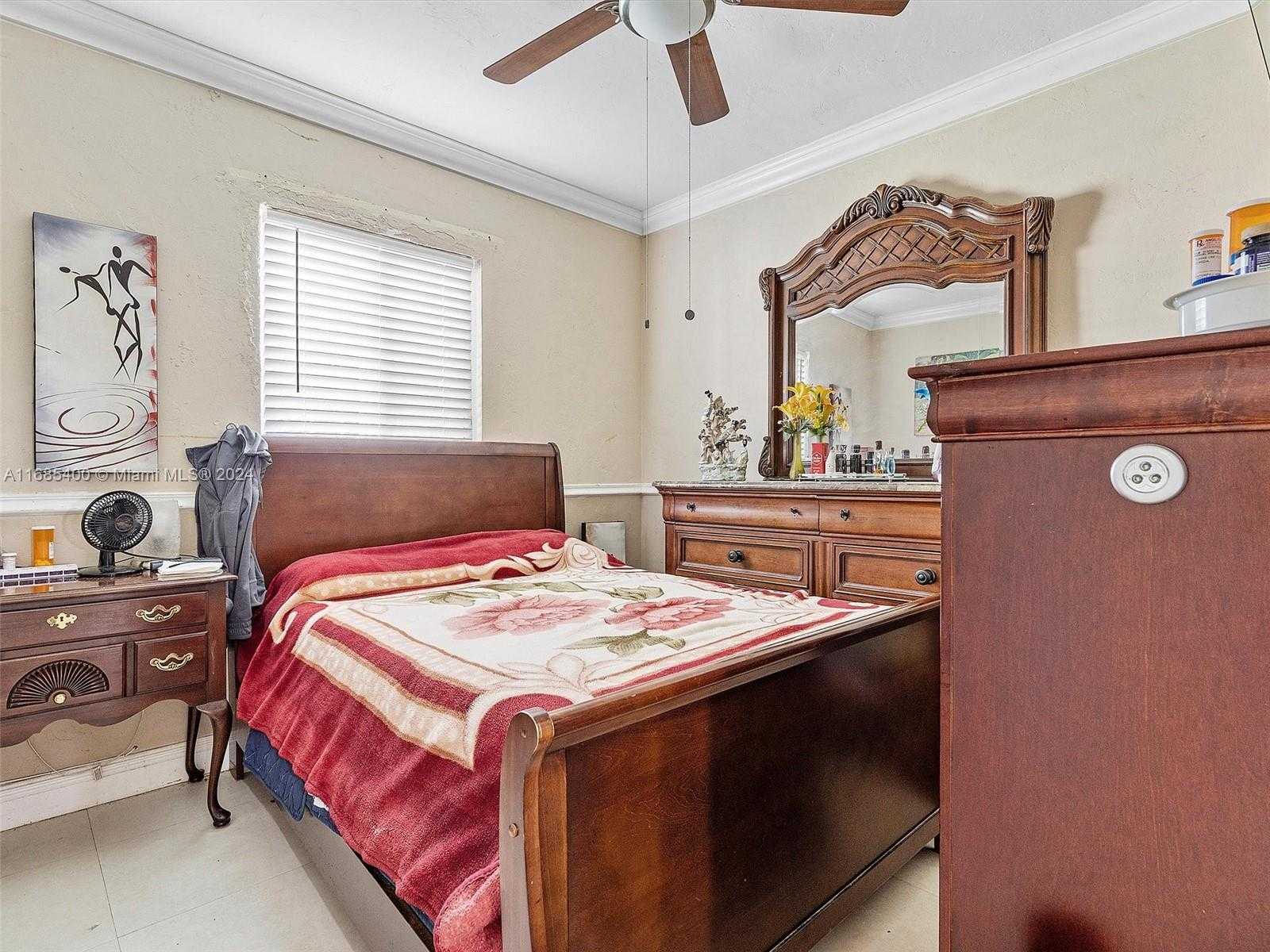 Small Image of 710 EAST 39TH ST, Hialeah Number 14