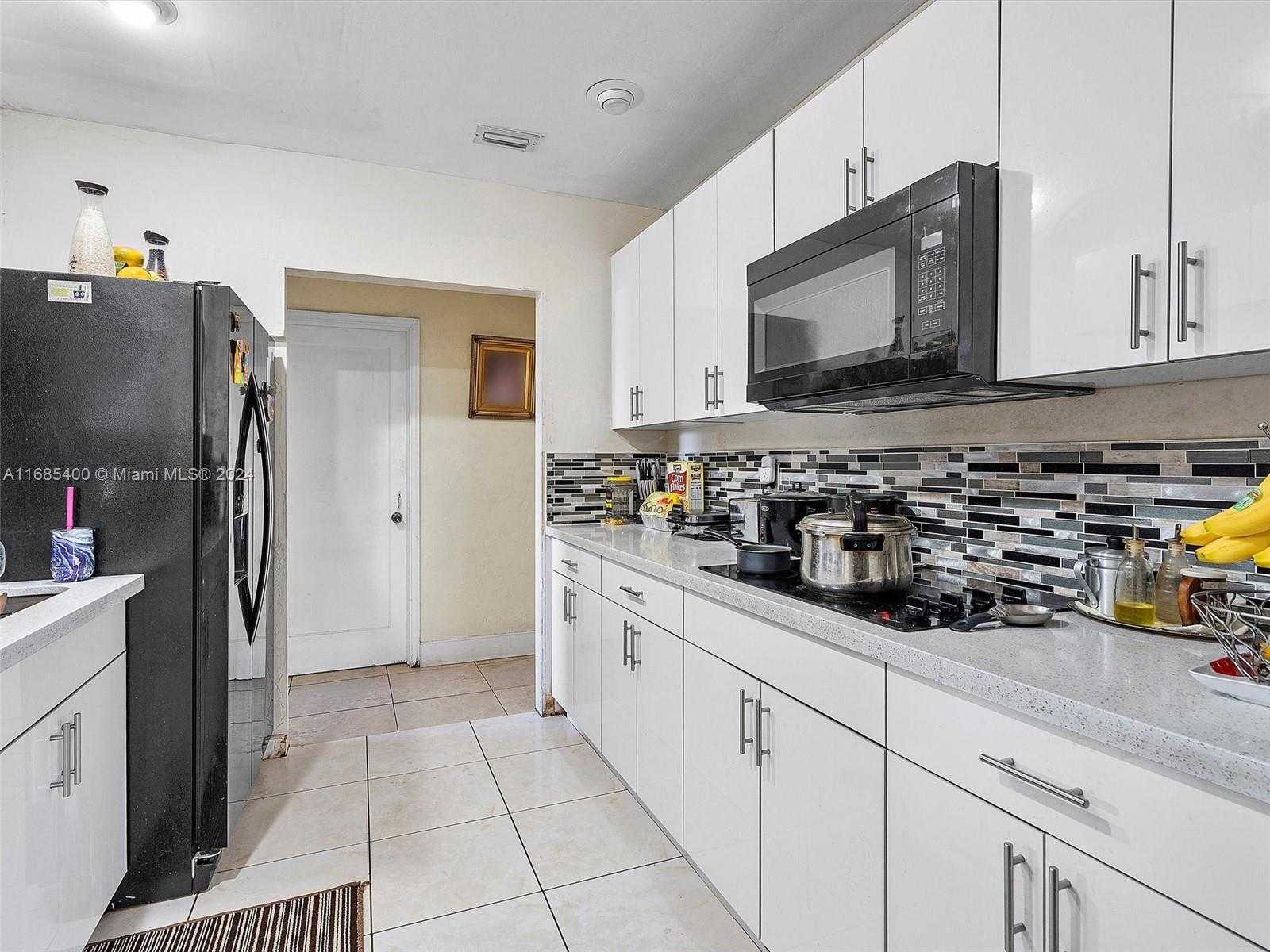 Small Image of 710 EAST 39TH ST, Hialeah Number 17