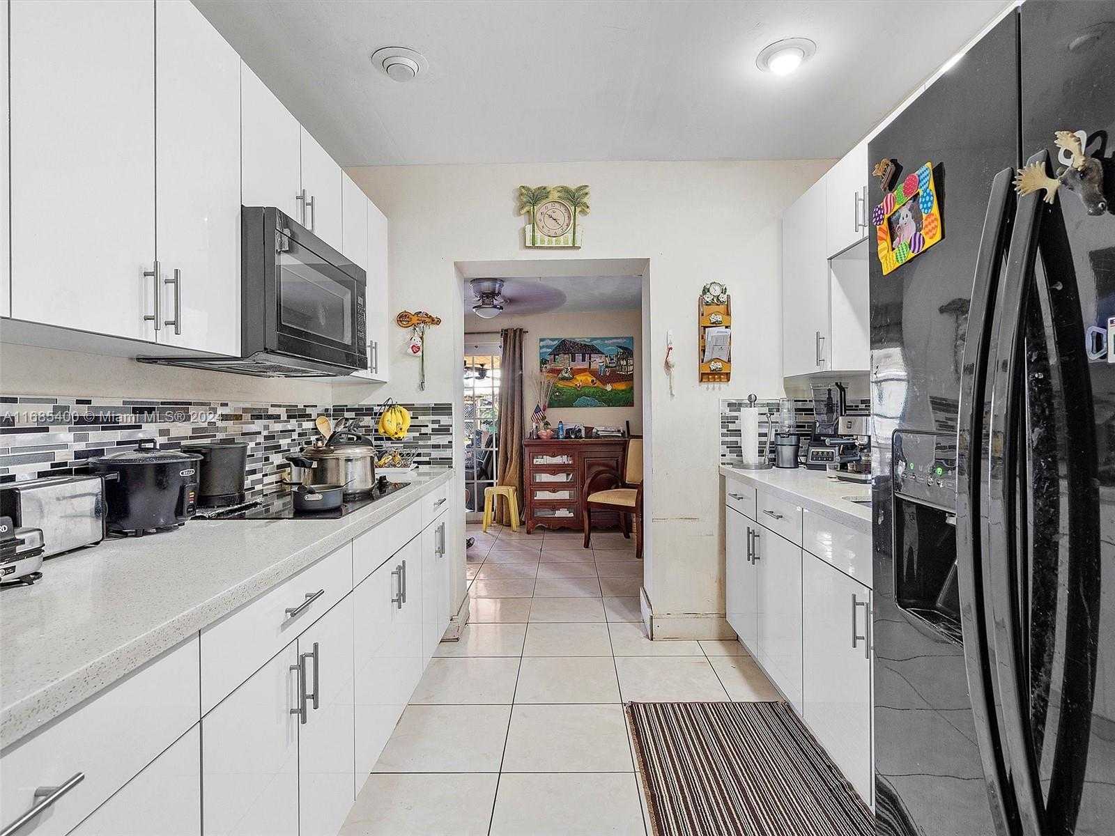 Small Image of 710 EAST 39TH ST, Hialeah Number 18
