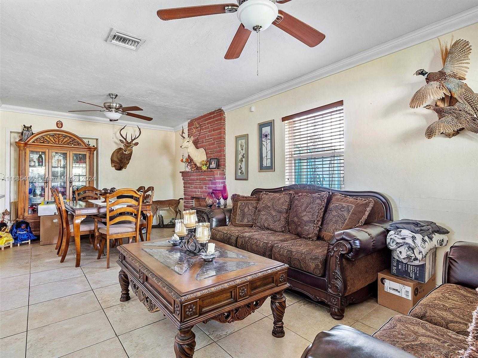 Small Image of 710 EAST 39TH ST, Hialeah Number 3