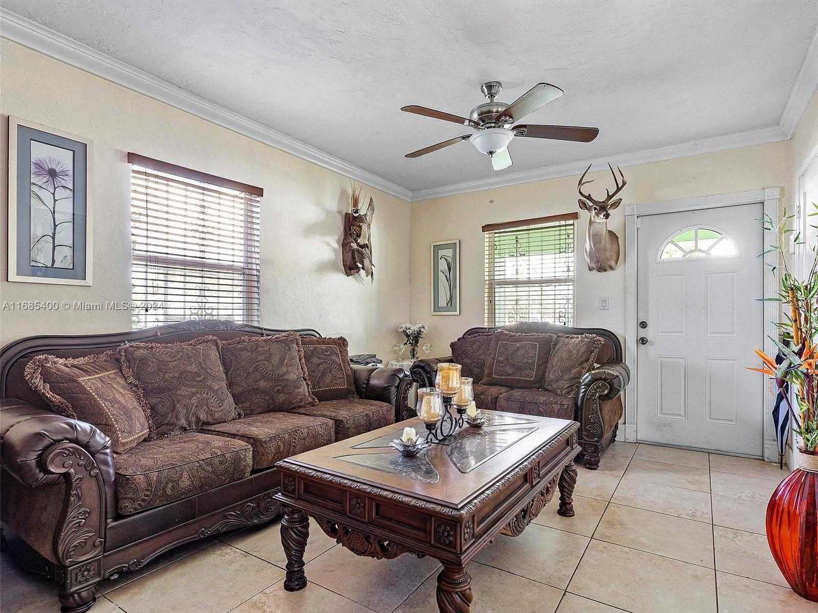 Small Image of 710 EAST 39TH ST, Hialeah Number 9