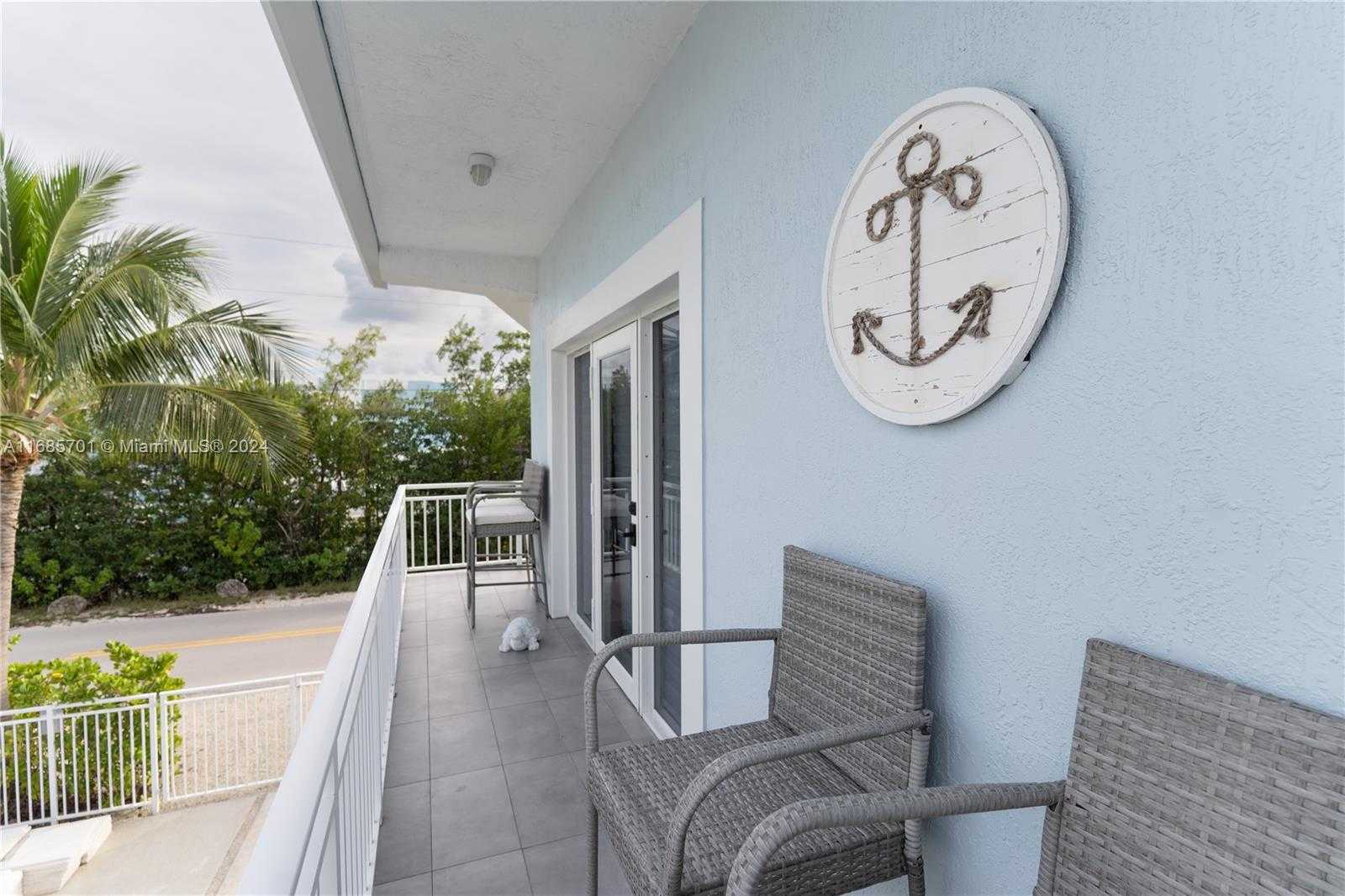 Small Image of Key Largo Number 15