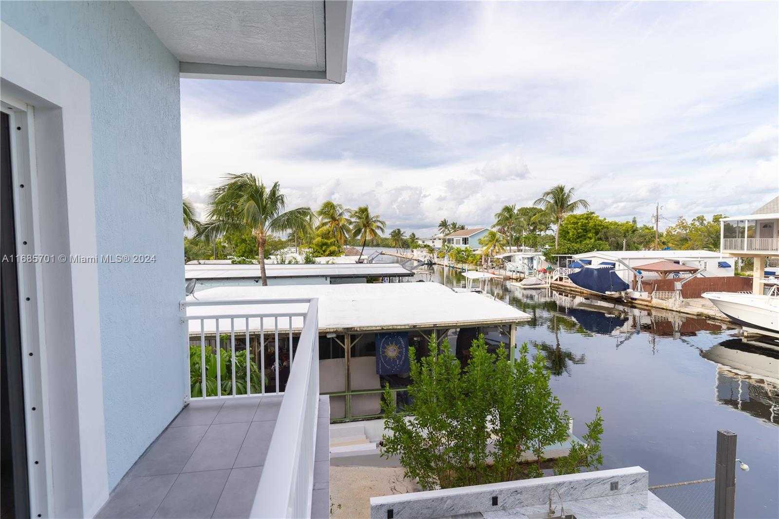 Small Image of Key Largo Number 17