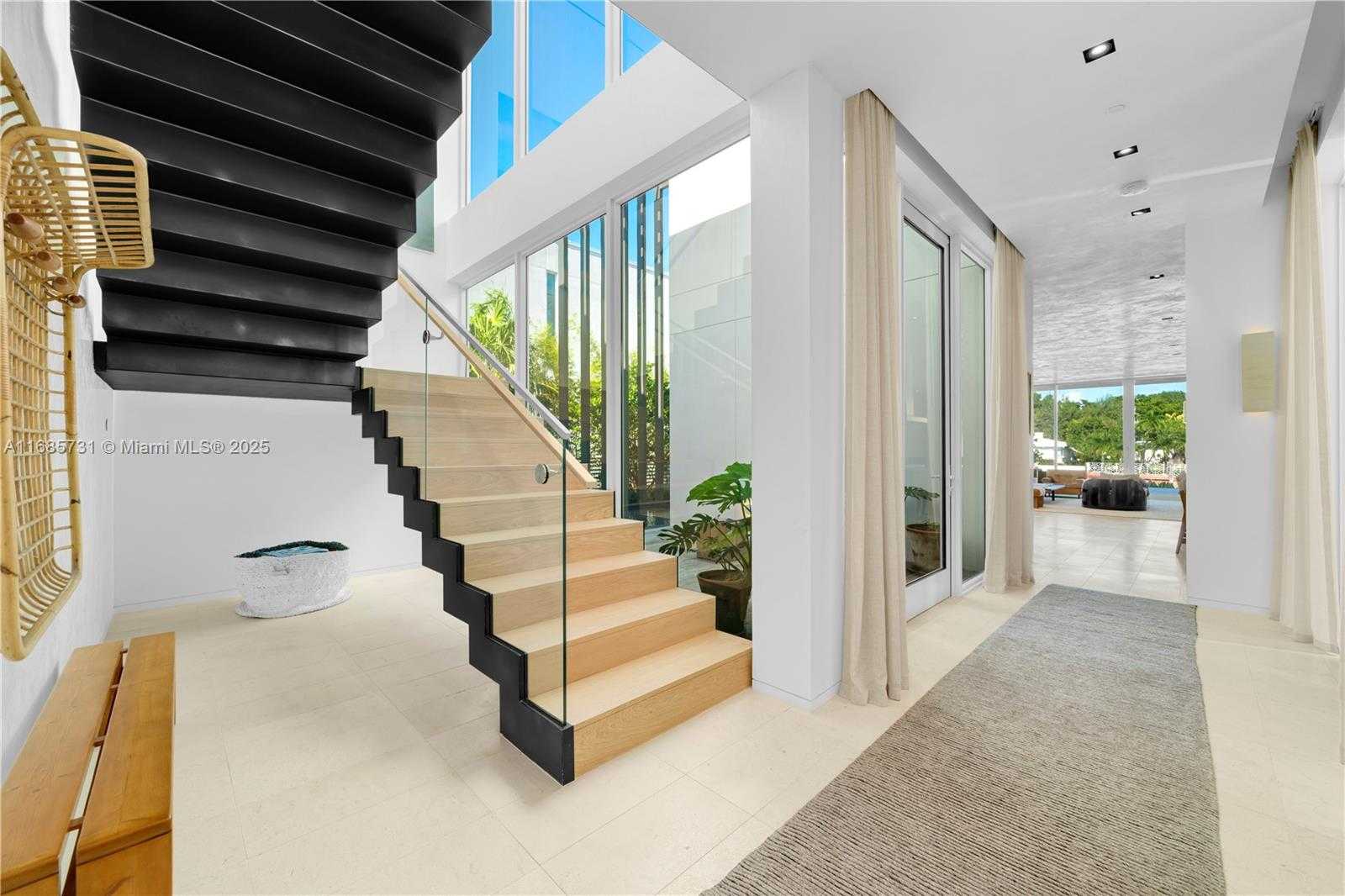 Small Image of 1041 WEST 48TH ST, Miami Beach Number 19