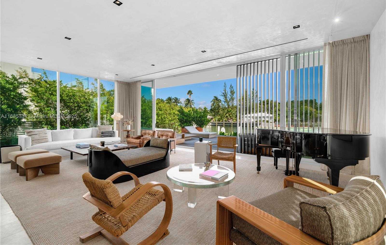 Small Image of 1041 WEST 48TH ST, Miami Beach Number 3