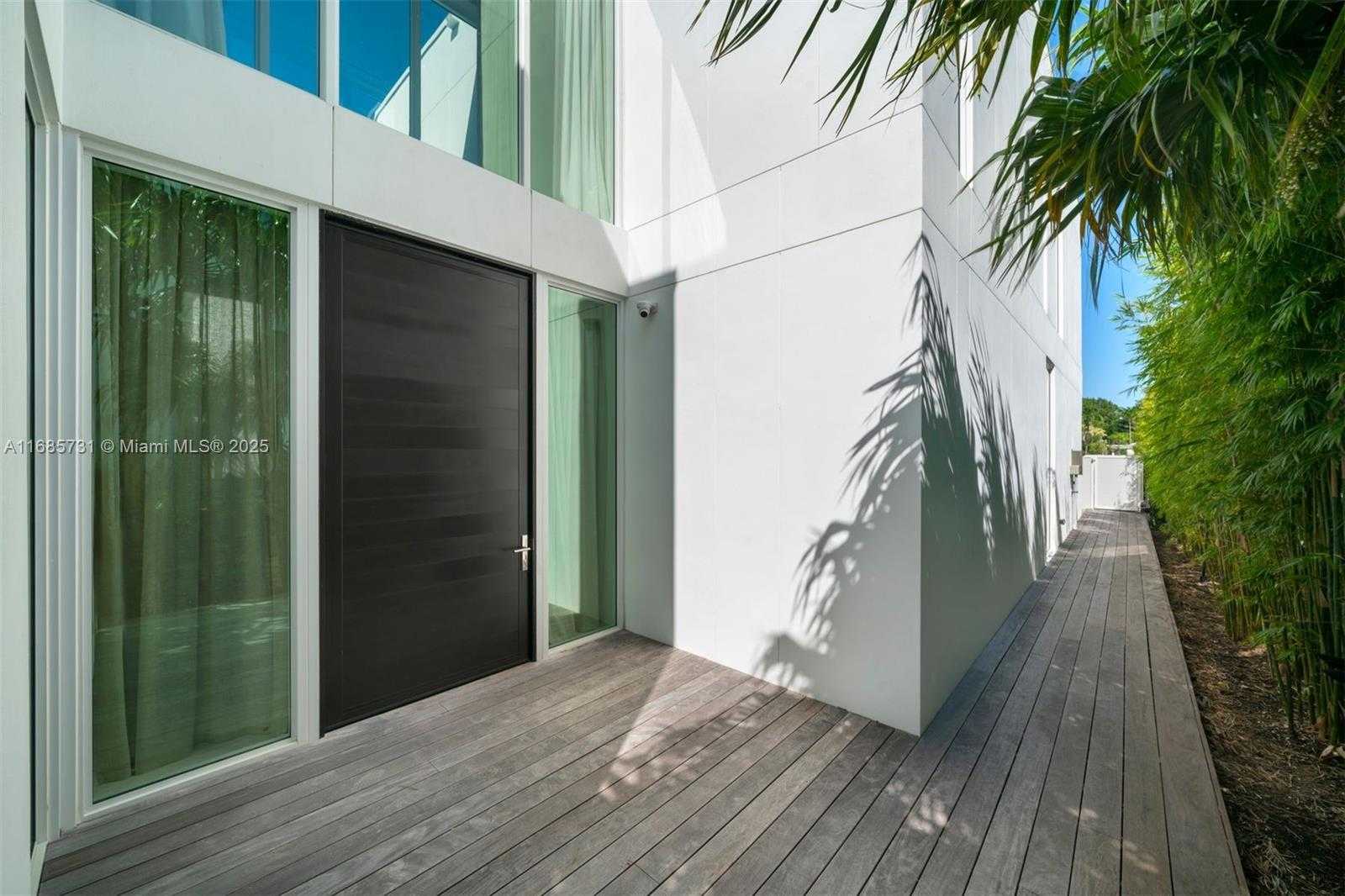 Small Image of 1041 WEST 48TH ST, Miami Beach Number 36