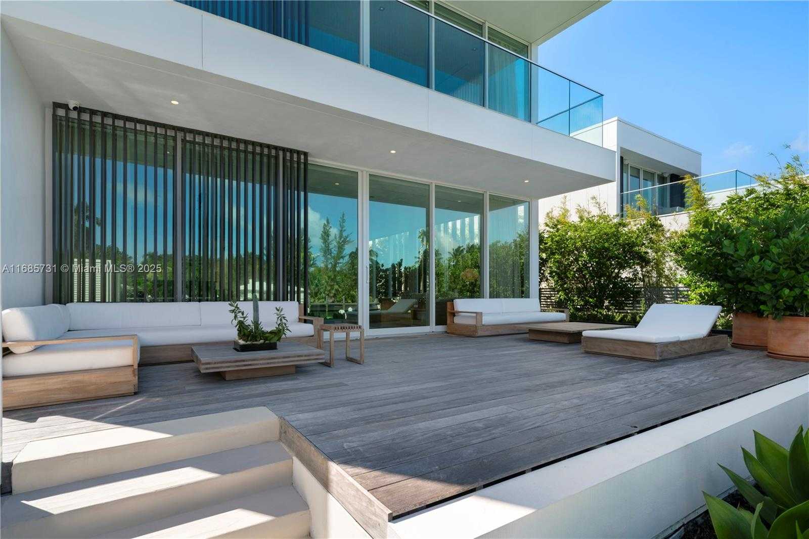 Small Image of 1041 WEST 48TH ST, Miami Beach Number 7