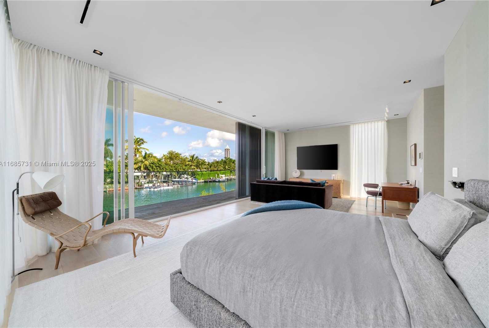 Small Image of 1041 WEST 48TH ST, Miami Beach Number 9
