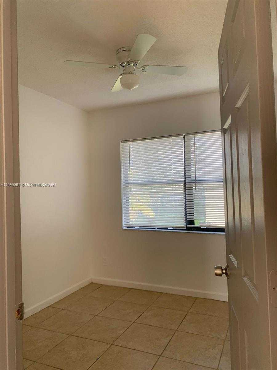 Small Image of 709 NORTH WEST 6TH ST, Hallandale Beach Number 3