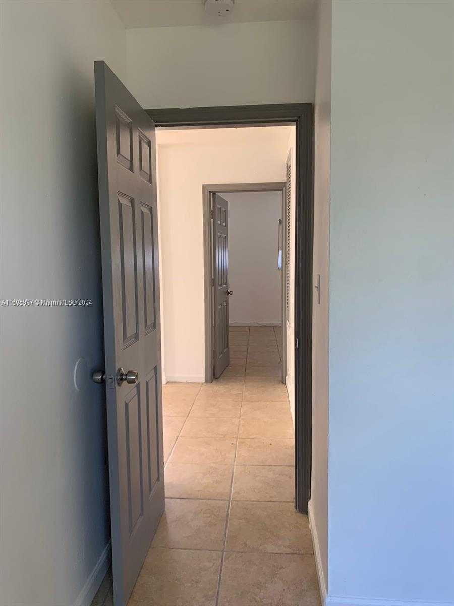 Small Image of 709 NORTH WEST 6TH ST, Hallandale Beach Number 5