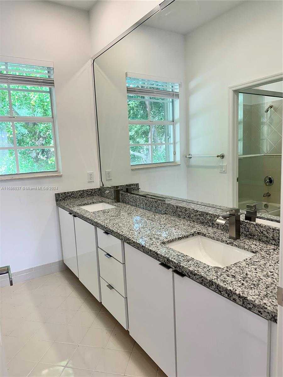 Small Image of 11388 NORTH WEST 68TH ST, Doral Number 28